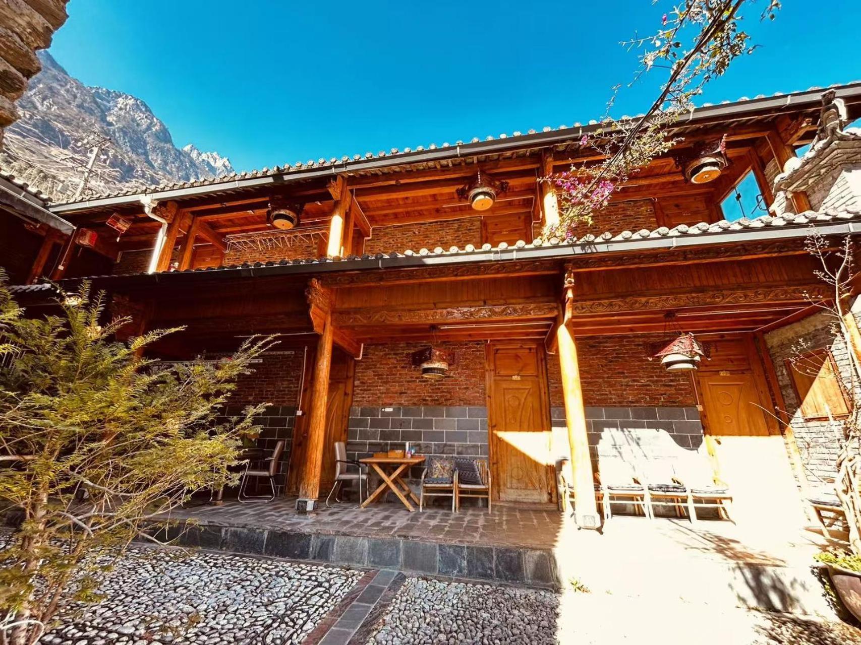 Tiger Leaping Gorge Sean'S Spring Guesthouse Shangri-La Zewnętrze zdjęcie