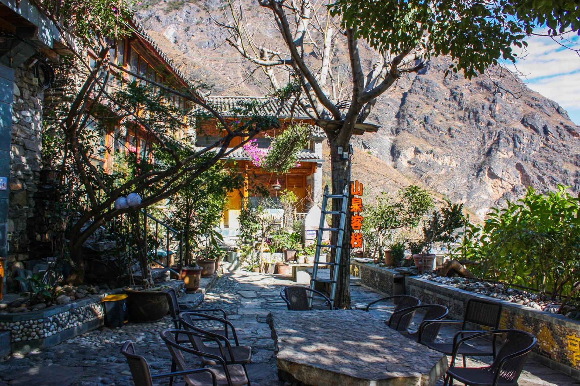 Tiger Leaping Gorge Sean'S Spring Guesthouse Shangri-La Zewnętrze zdjęcie