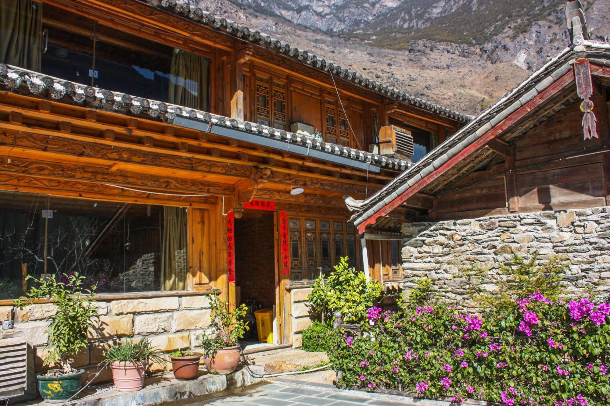 Tiger Leaping Gorge Sean'S Spring Guesthouse Shangri-La Zewnętrze zdjęcie